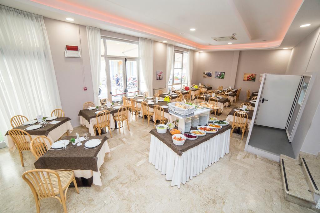 Hotel Nuovo Fiore Cattolica Eksteriør bilde