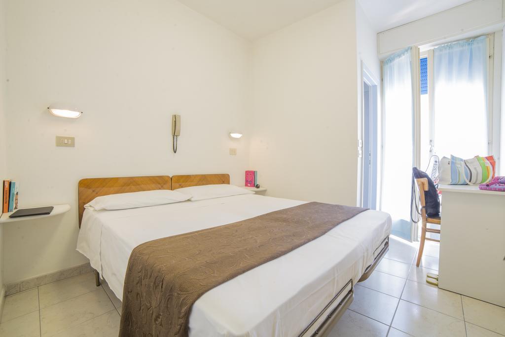 Hotel Nuovo Fiore Cattolica Eksteriør bilde